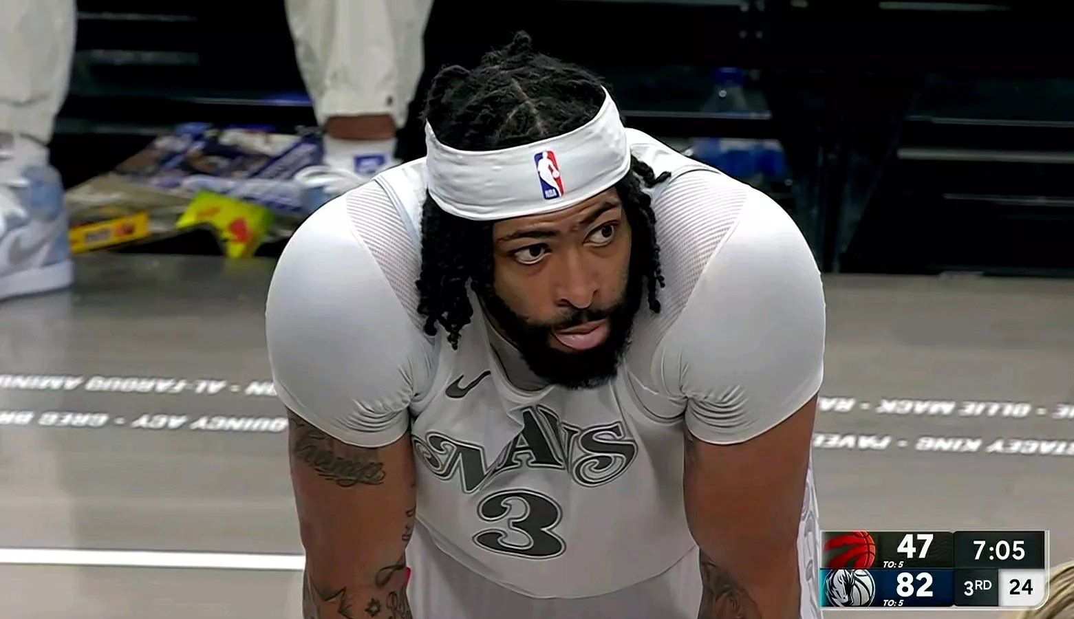 开云-MAD不断突破！，浓眉哥连续十五场比赛得分超过领先优势明显气势如虹延续-开云