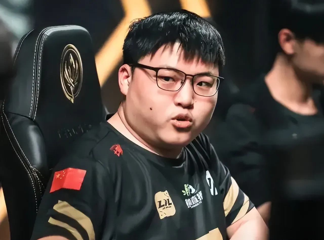 开云体育-TheShy重要时刻反败为胜，勇士带队取胜！赢得满堂喝彩-开云体育